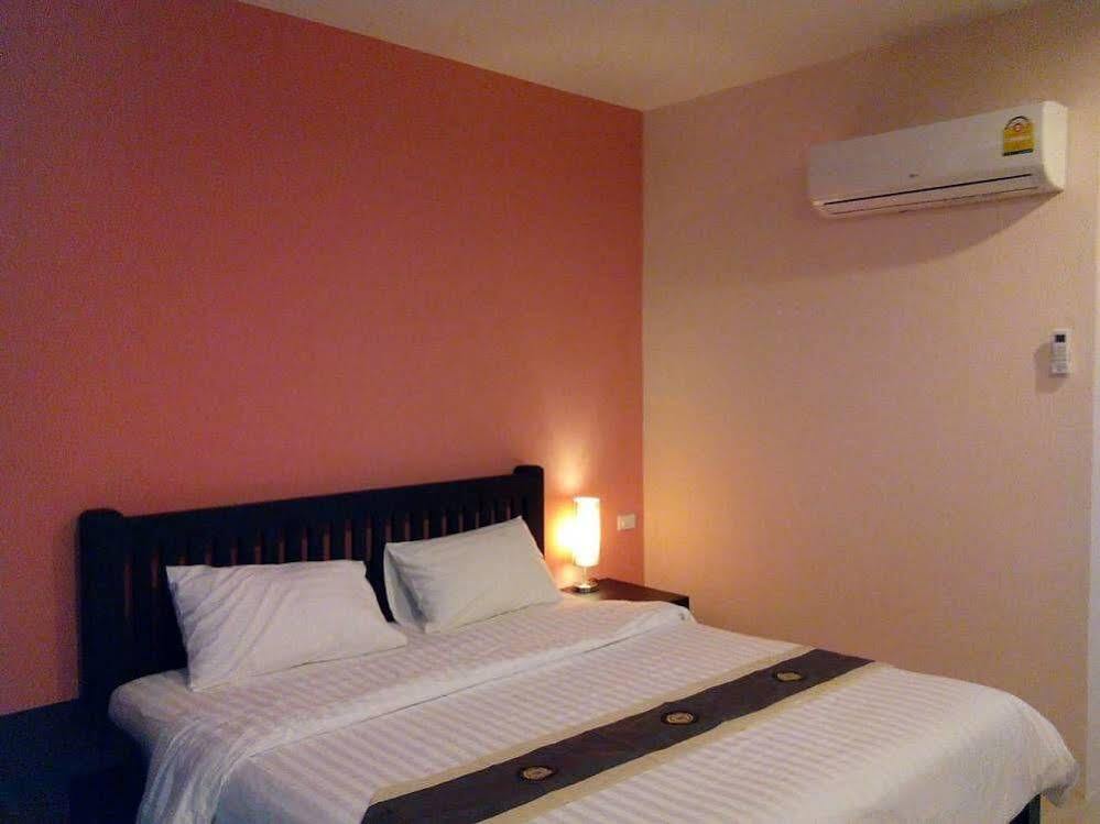 One Fu Hotel Сурін Екстер'єр фото